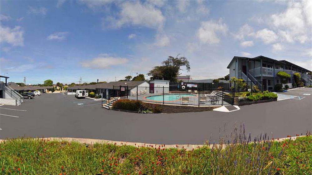 Ramada By Wyndham Hotel Monterey
