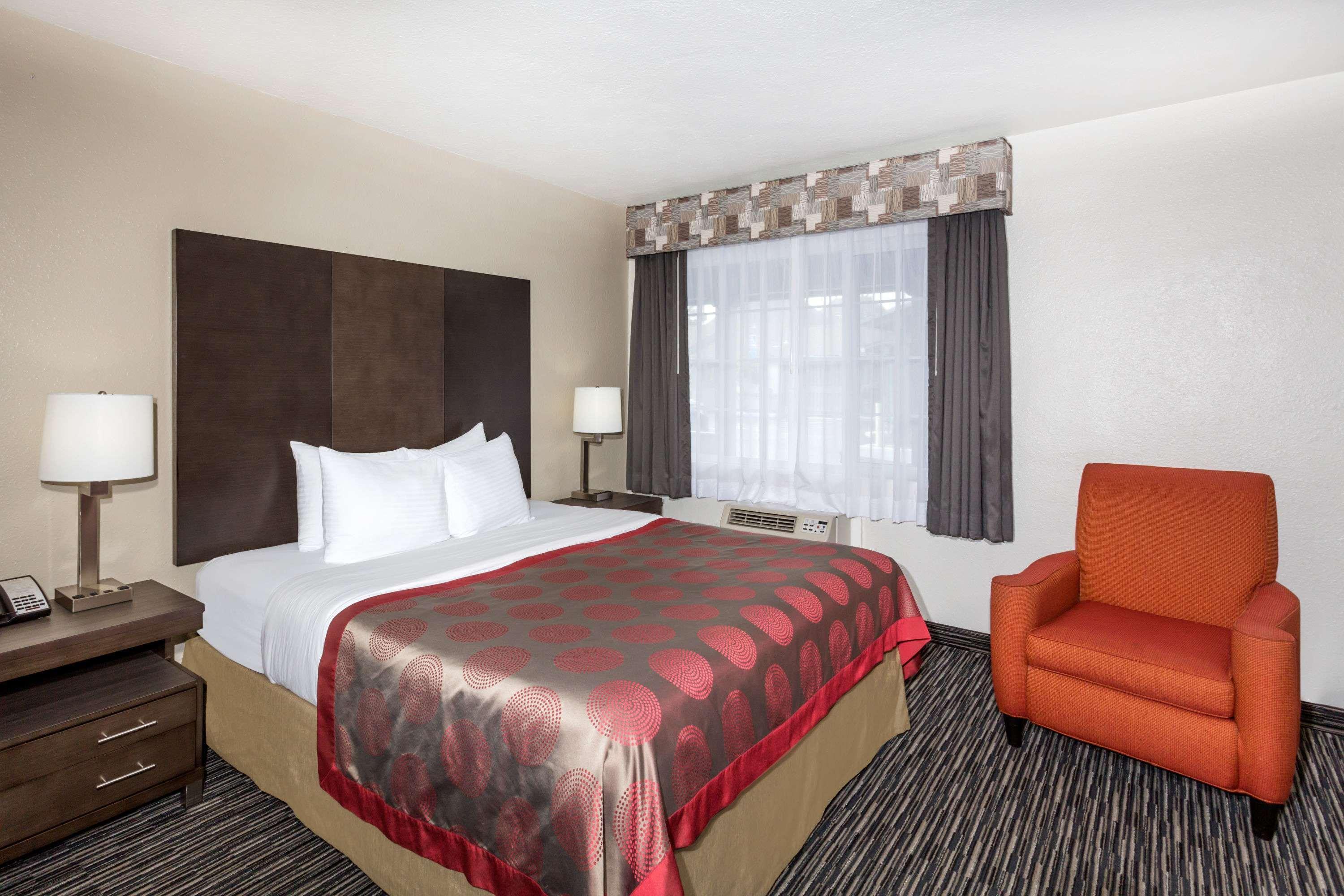 Ramada By Wyndham 3* Monterey